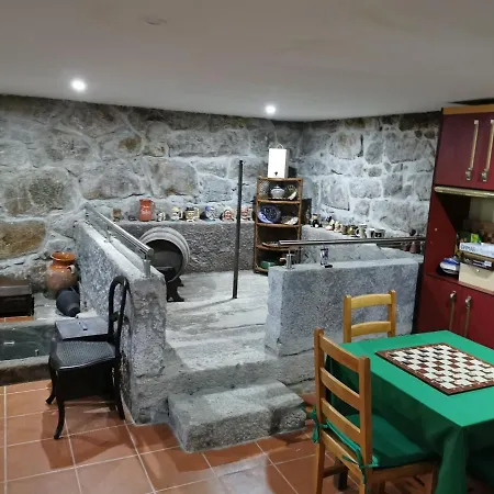 Гостевой дом Isabel Do Couto - Casa De Charme Каштру-Дайри